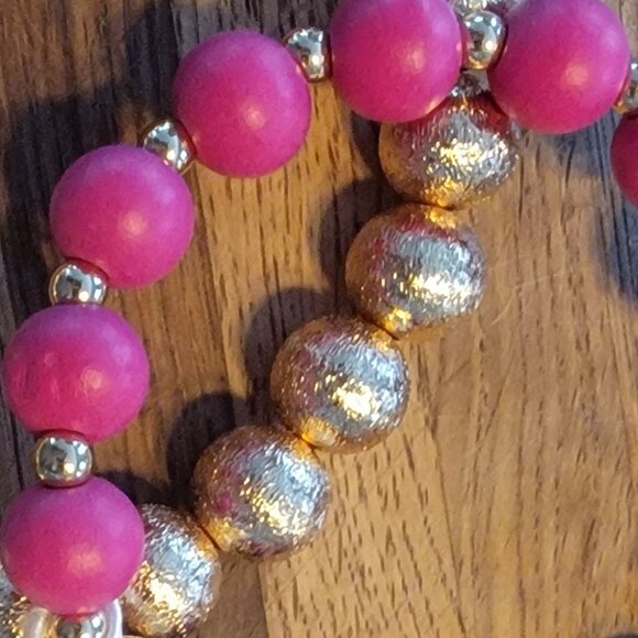 Meghan Browne Style Kari Fuchsia Bracelet Set Gold/Pink Pair of 2 - Picture 2 of 11